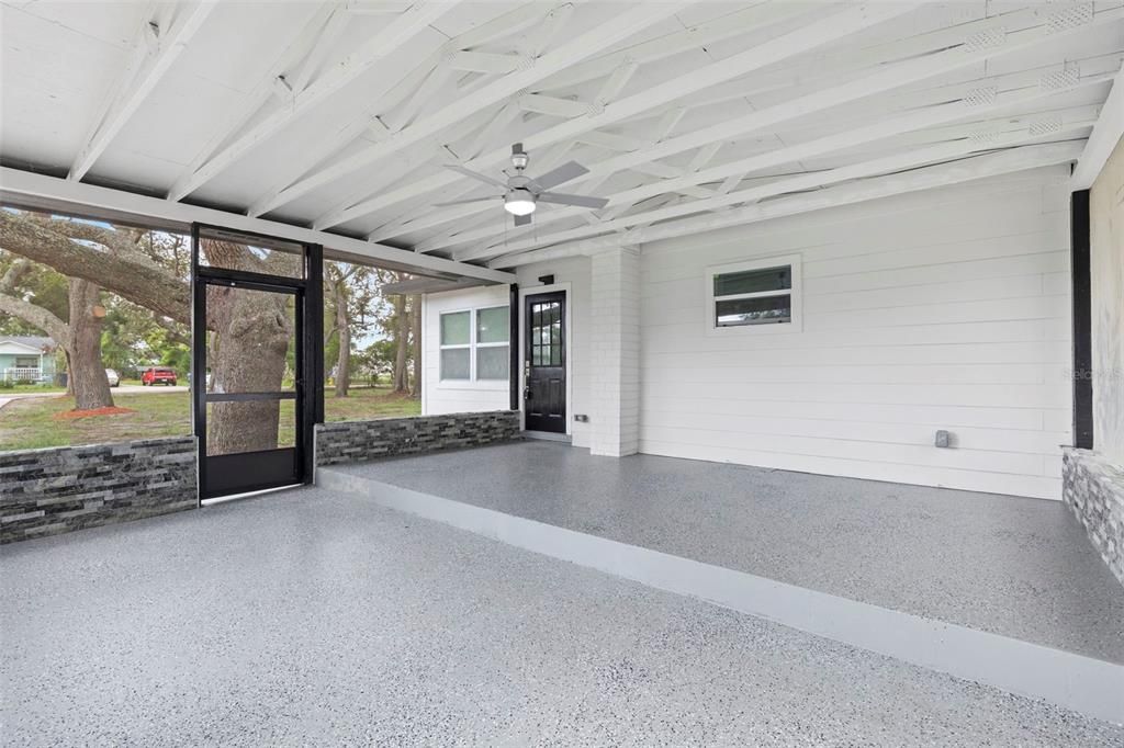 Под контрактом: $2,250 (3 спален, 1 ванн, 816 Квадратных фут)