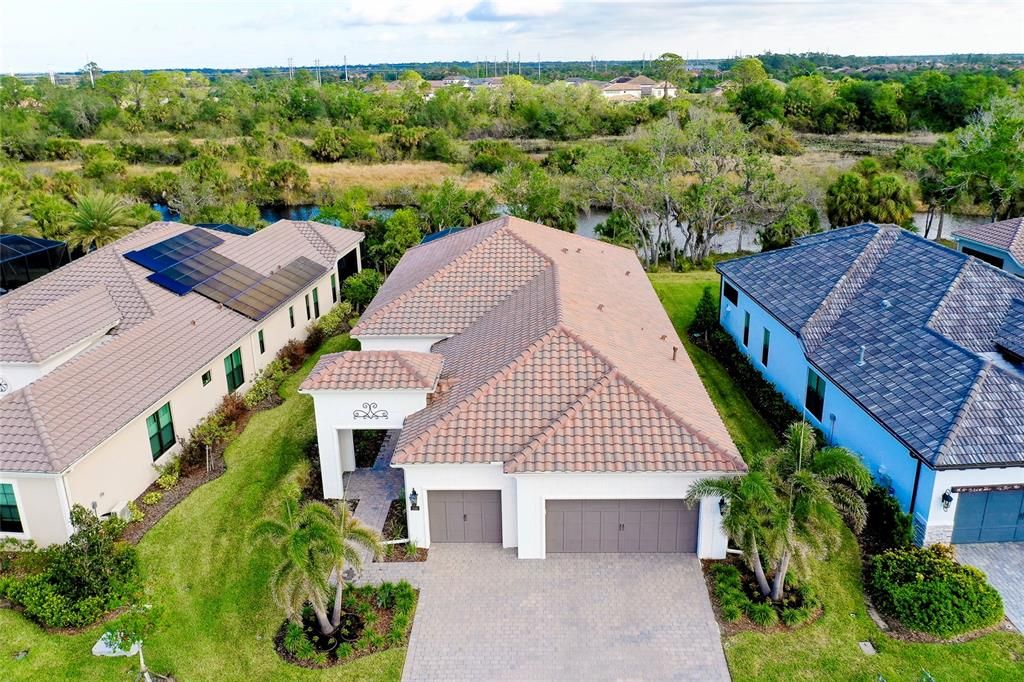 合同活跃: $849,000 (3 贝兹, 2 浴室, 2426 平方英尺)