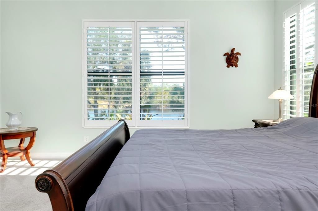 合同活跃: $849,000 (3 贝兹, 2 浴室, 2426 平方英尺)