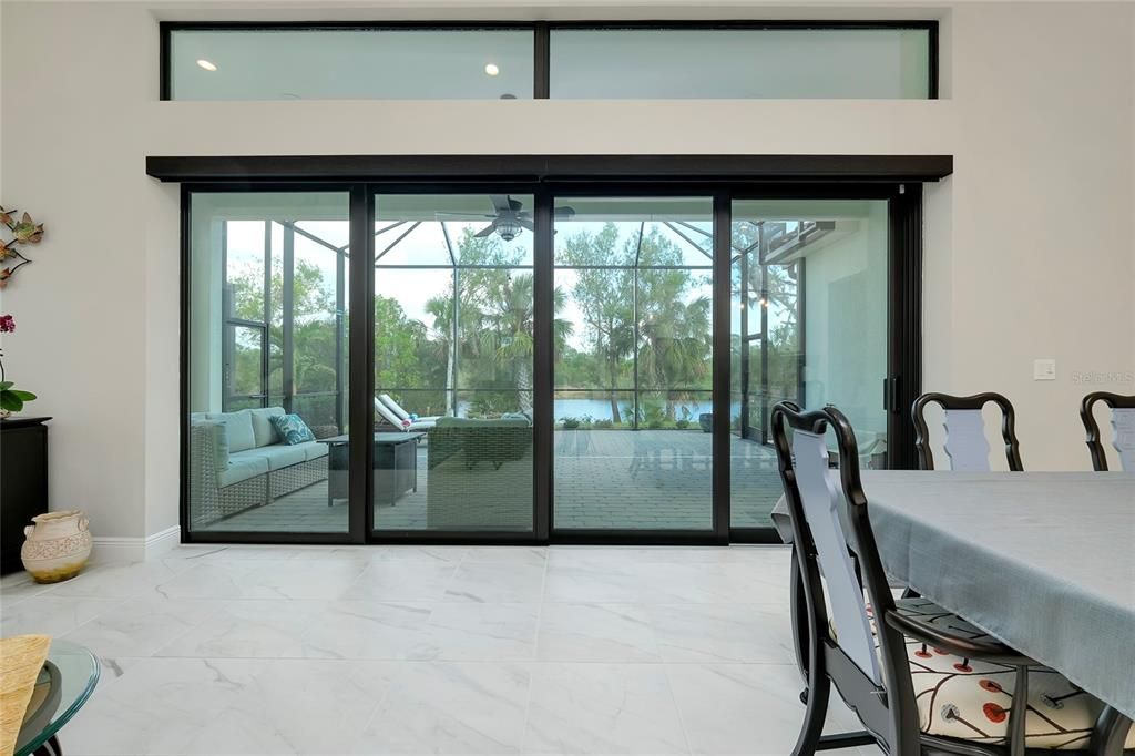 合同活跃: $849,000 (3 贝兹, 2 浴室, 2426 平方英尺)