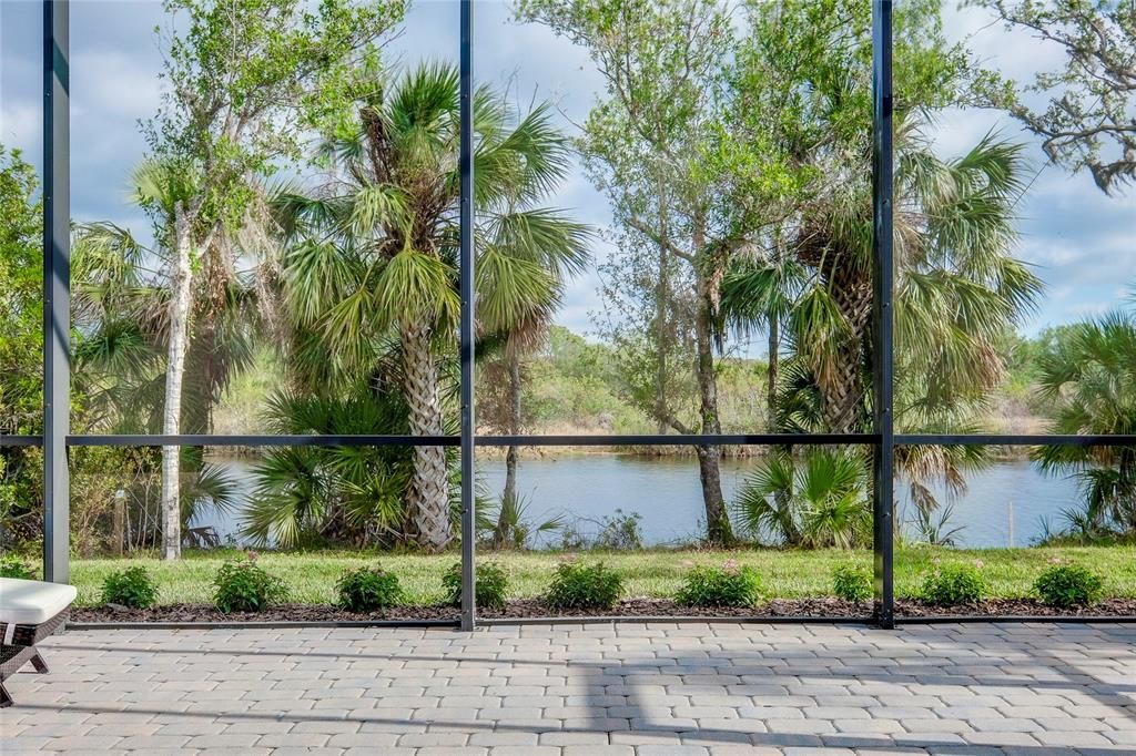 合同活跃: $849,000 (3 贝兹, 2 浴室, 2426 平方英尺)