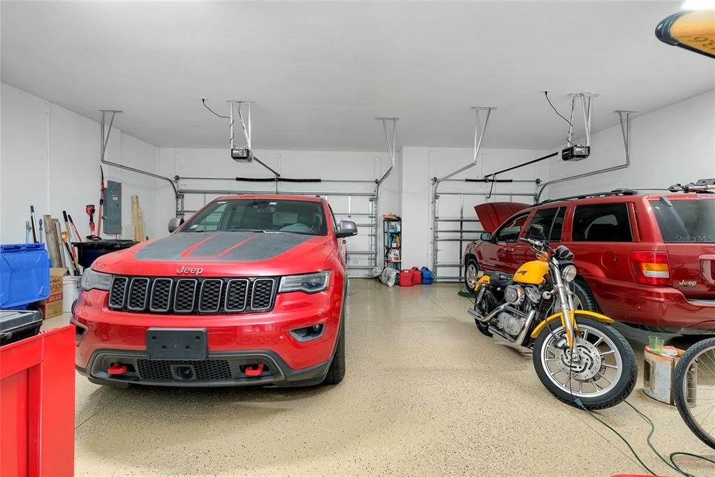 合同活跃: $849,000 (3 贝兹, 2 浴室, 2426 平方英尺)