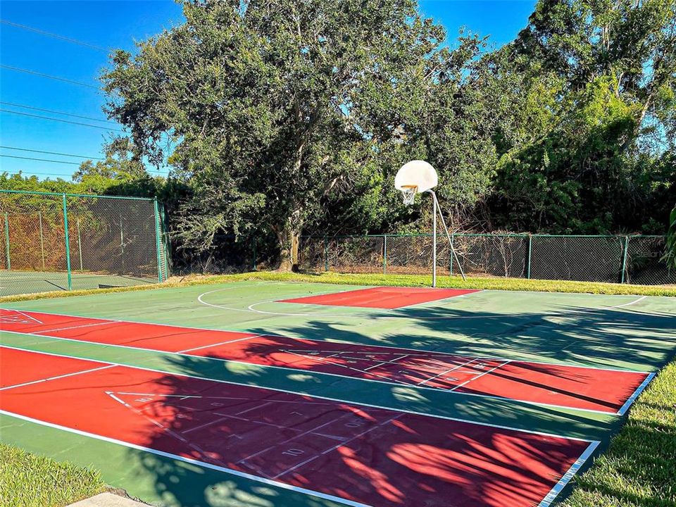 待售: $435,000 (2 贝兹, 2 浴室, 1665 平方英尺)