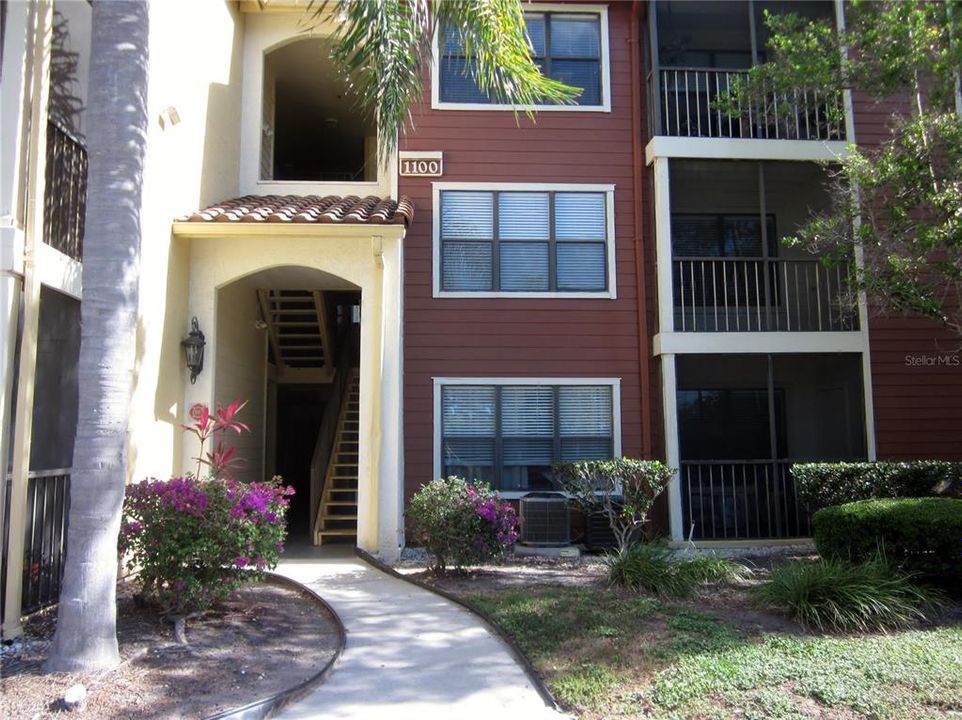 出租: $1,340 (1 贝兹, 1 浴室, 616 平方英尺)