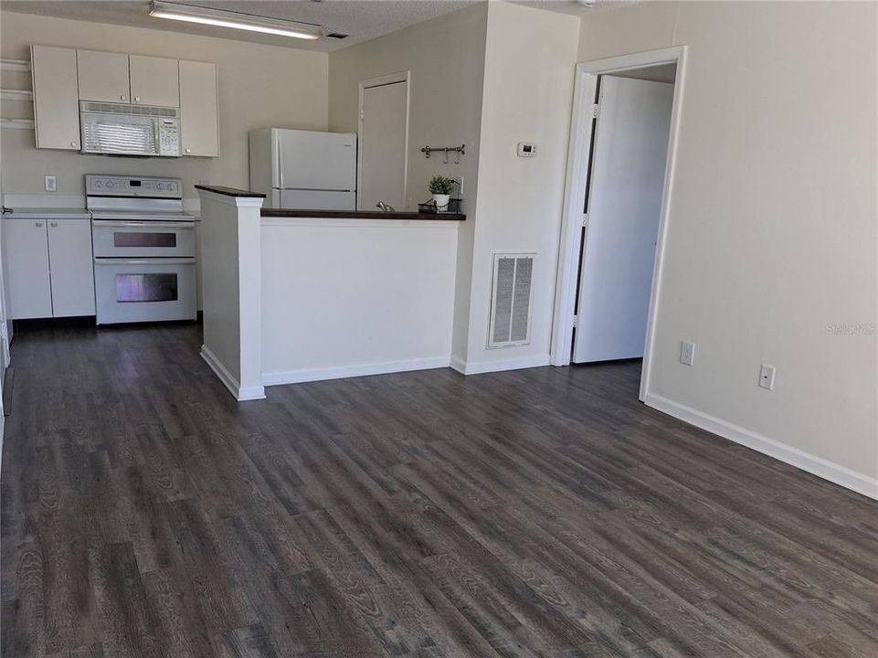 出租: $1,340 (1 贝兹, 1 浴室, 616 平方英尺)