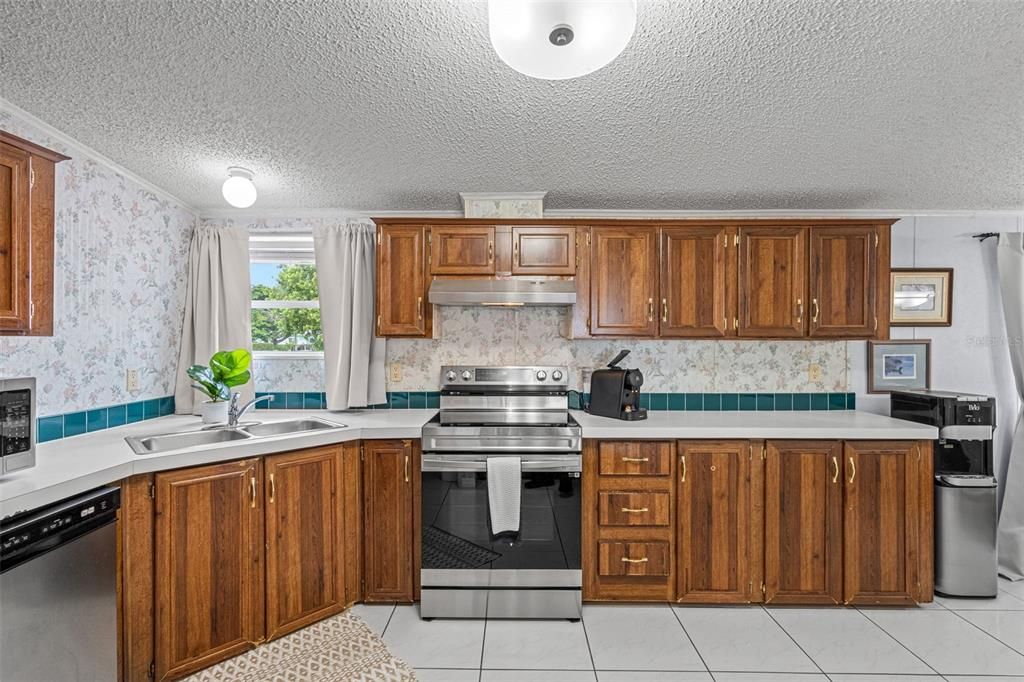 На продажу: $565,000 (4 спален, 2 ванн, 1632 Квадратных фут)