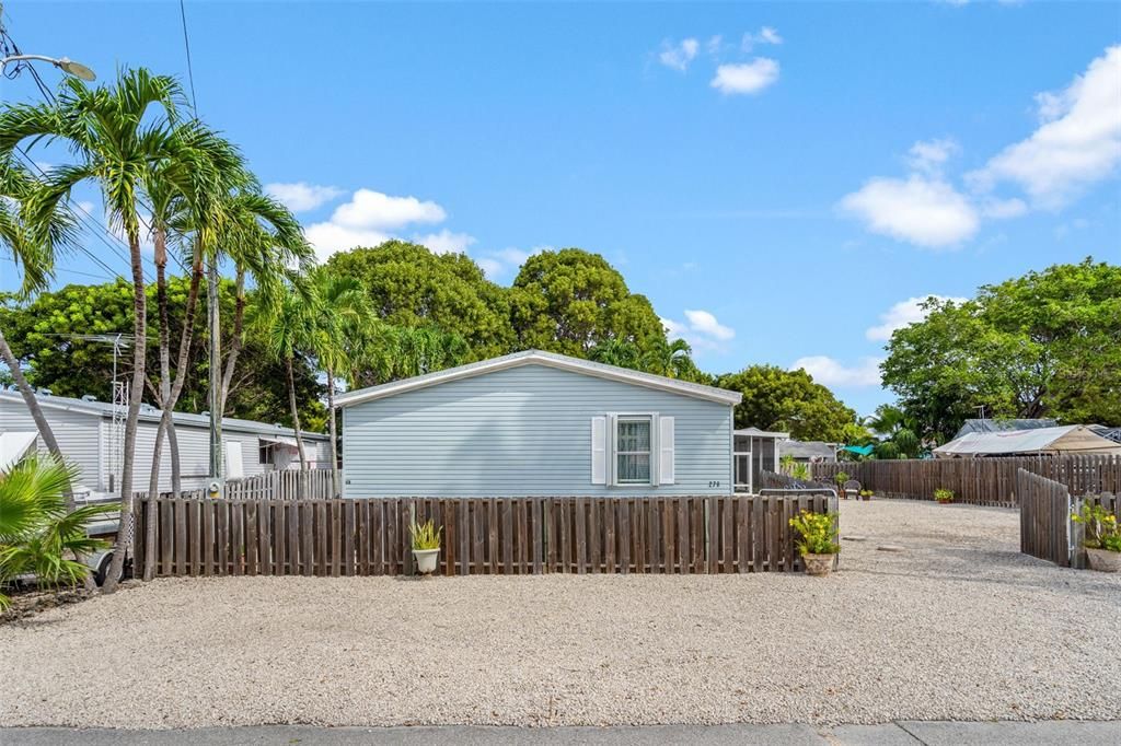 На продажу: $565,000 (4 спален, 2 ванн, 1632 Квадратных фут)