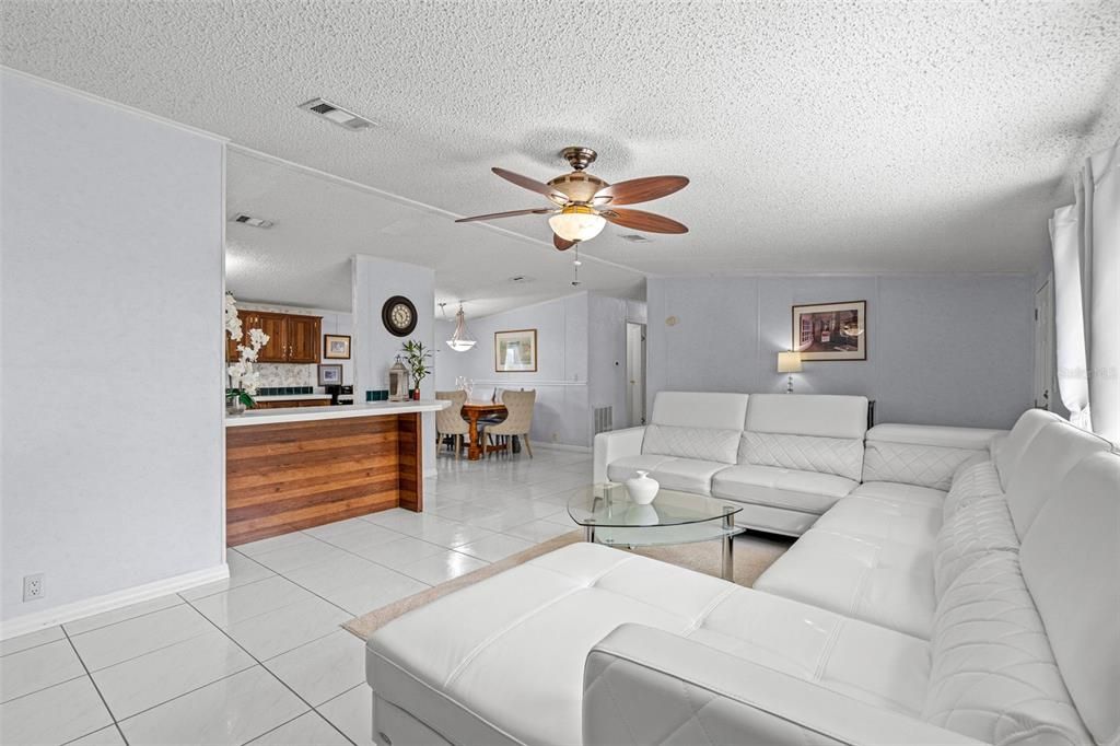 На продажу: $565,000 (4 спален, 2 ванн, 1632 Квадратных фут)