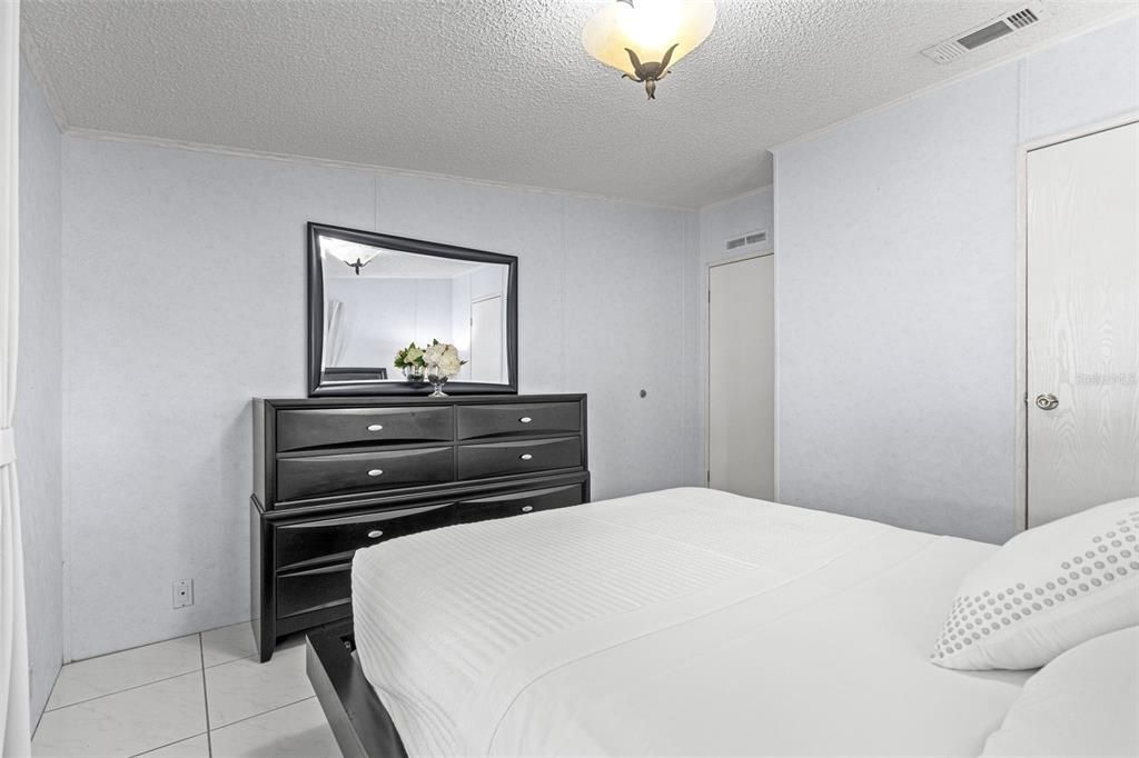 На продажу: $565,000 (4 спален, 2 ванн, 1632 Квадратных фут)