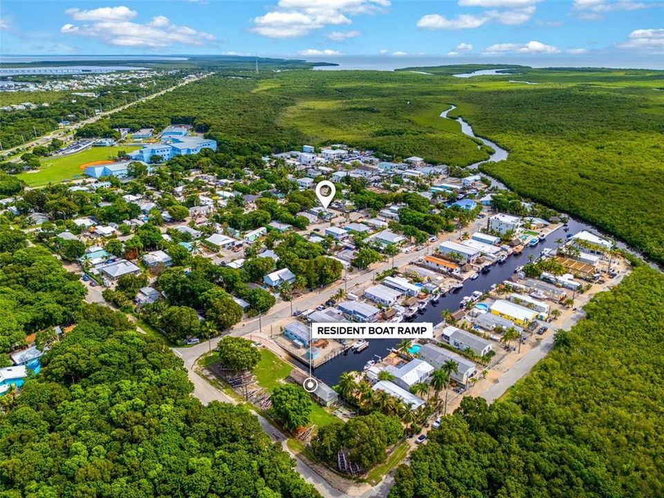 На продажу: $565,000 (4 спален, 2 ванн, 1632 Квадратных фут)