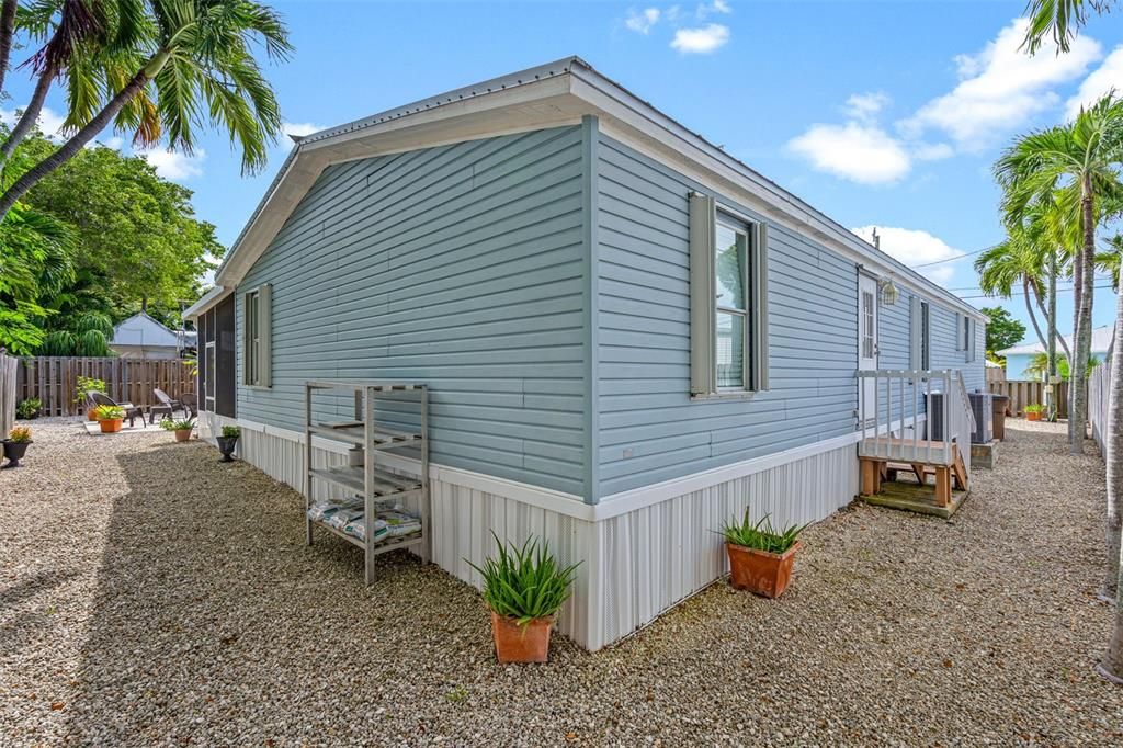 На продажу: $565,000 (4 спален, 2 ванн, 1632 Квадратных фут)