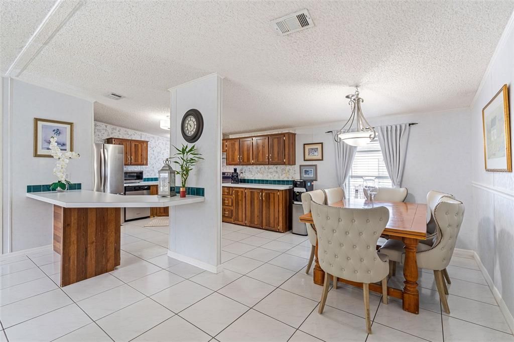 На продажу: $565,000 (4 спален, 2 ванн, 1632 Квадратных фут)