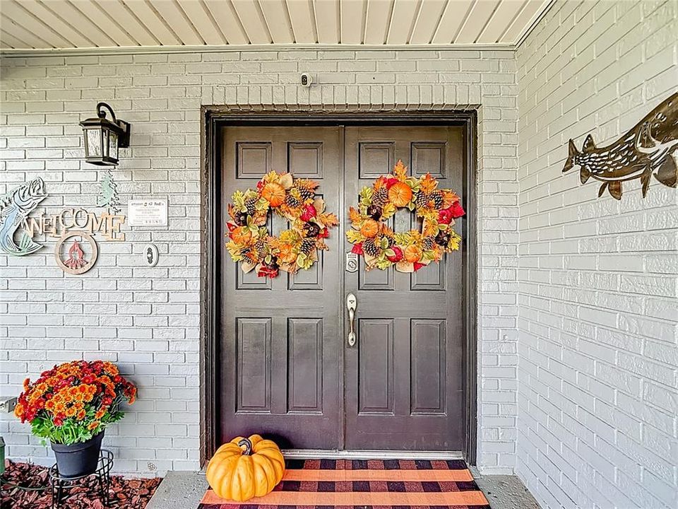 合同活跃: $514,900 (4 贝兹, 2 浴室, 2950 平方英尺)