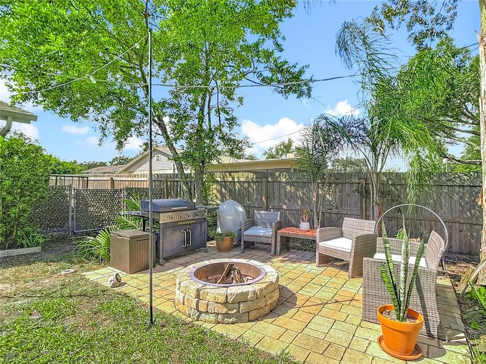 合同活跃: $514,900 (4 贝兹, 2 浴室, 2950 平方英尺)