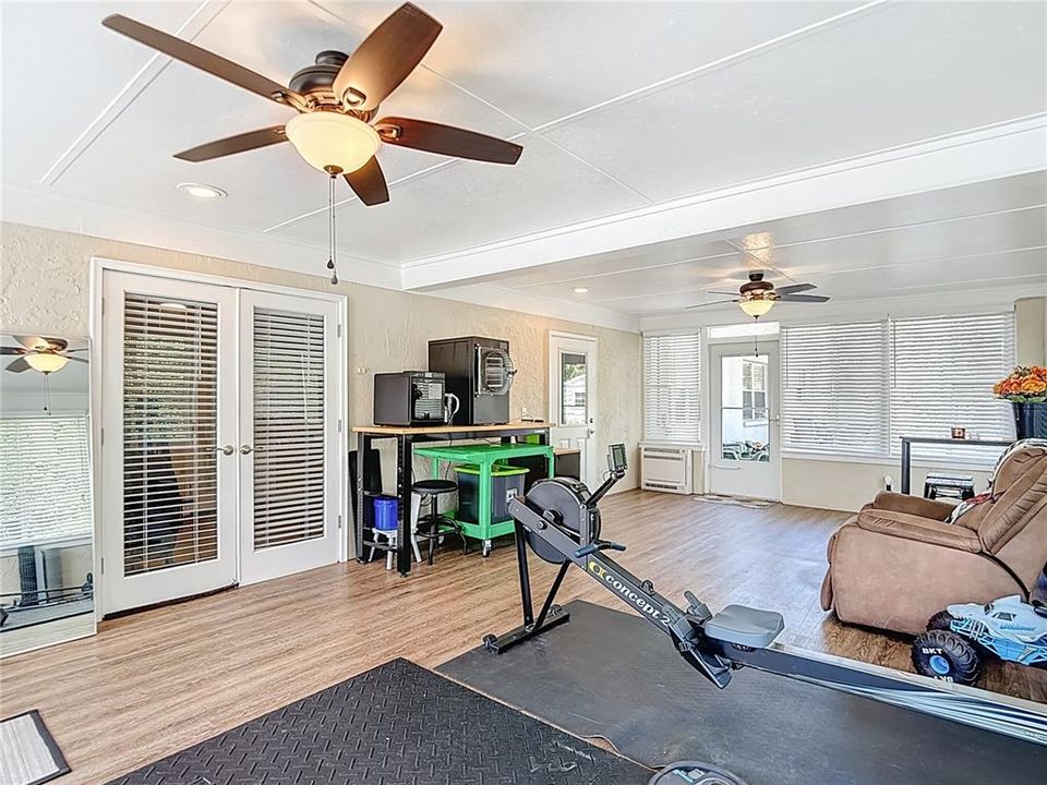 合同活跃: $514,900 (4 贝兹, 2 浴室, 2950 平方英尺)