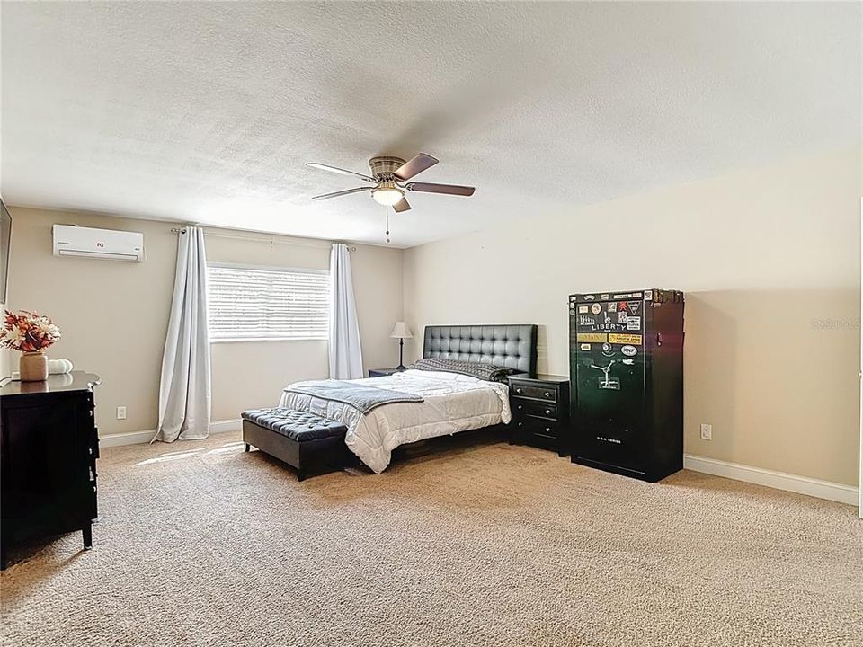 合同活跃: $514,900 (4 贝兹, 2 浴室, 2950 平方英尺)