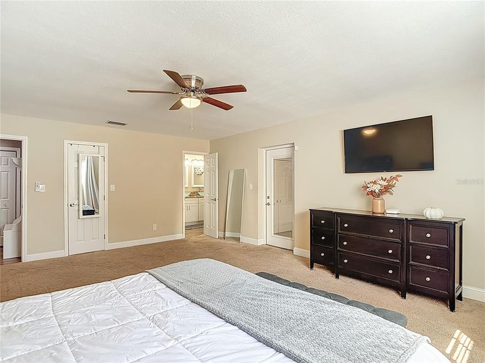 合同活跃: $514,900 (4 贝兹, 2 浴室, 2950 平方英尺)