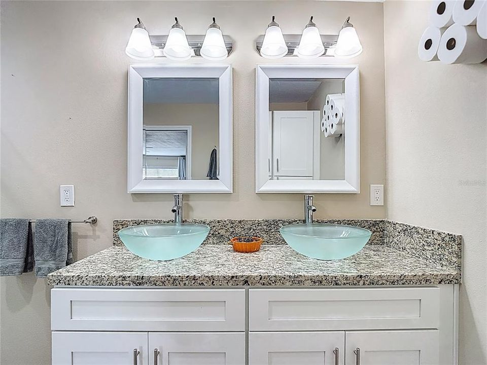 合同活跃: $514,900 (4 贝兹, 2 浴室, 2950 平方英尺)