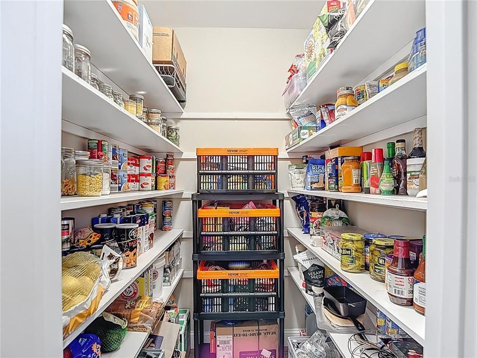 合同活跃: $514,900 (4 贝兹, 2 浴室, 2950 平方英尺)