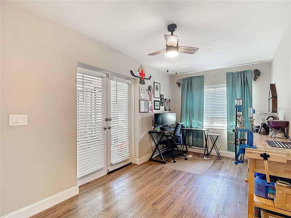 合同活跃: $514,900 (4 贝兹, 2 浴室, 2950 平方英尺)