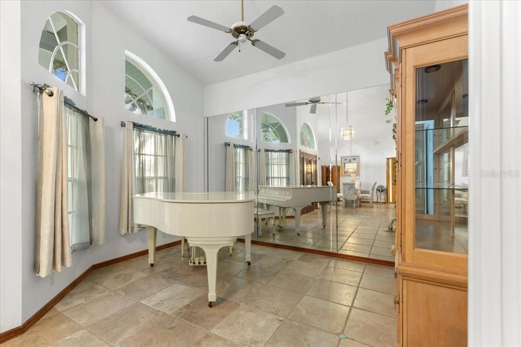 For Sale: $410,000 (3 beds, 2 baths, 2368 Square Feet)