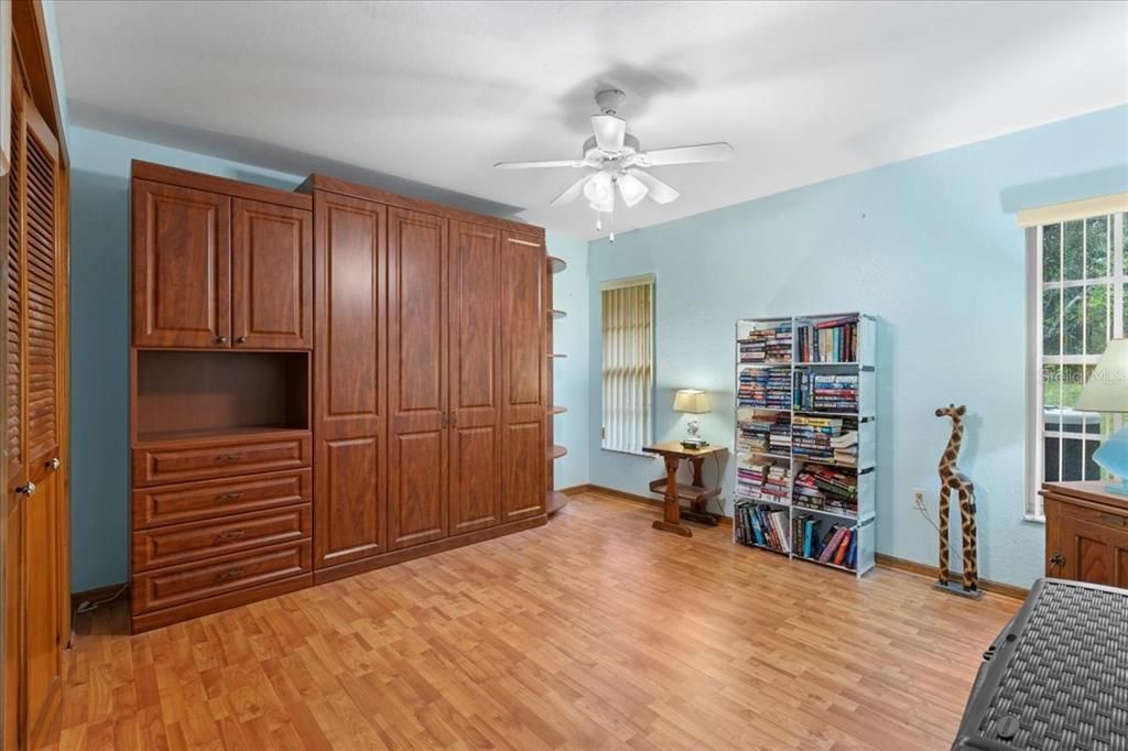 For Sale: $410,000 (3 beds, 2 baths, 2368 Square Feet)