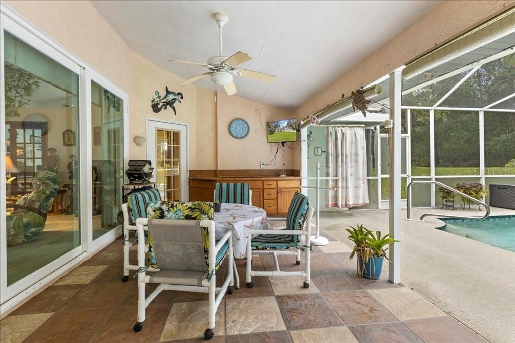 For Sale: $410,000 (3 beds, 2 baths, 2368 Square Feet)