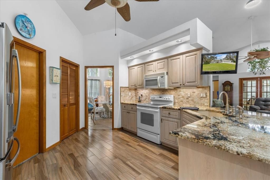 For Sale: $410,000 (3 beds, 2 baths, 2368 Square Feet)