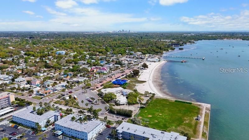 На продажу: $210,000 (2 спален, 2 ванн, 1250 Квадратных фут)