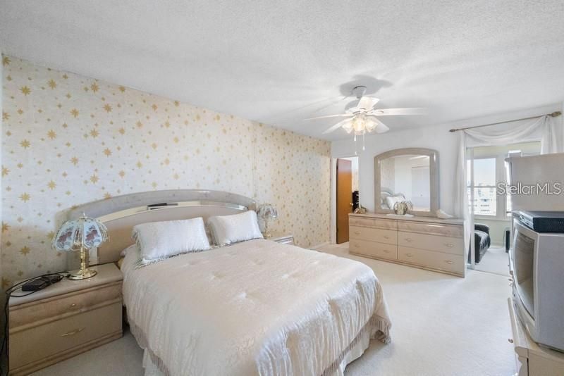 На продажу: $210,000 (2 спален, 2 ванн, 1250 Квадратных фут)