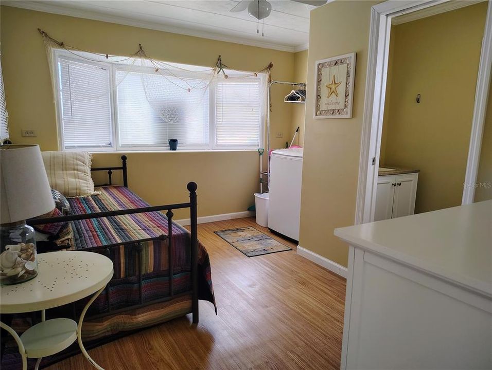 待售: $104,999 (2 贝兹, 1 浴室, 671 平方英尺)