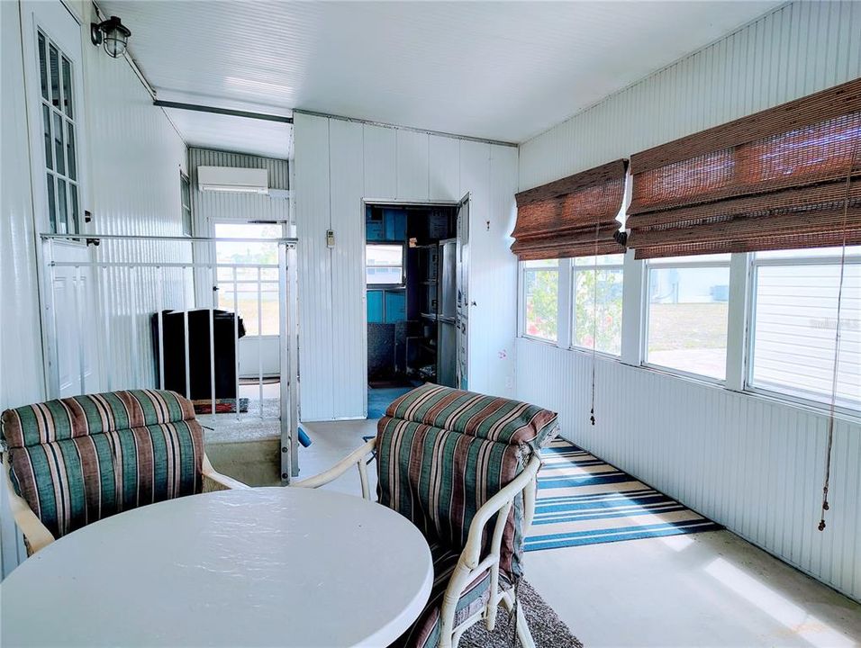 待售: $104,999 (2 贝兹, 1 浴室, 671 平方英尺)