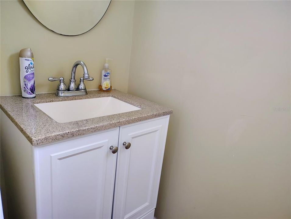 待售: $104,999 (2 贝兹, 1 浴室, 671 平方英尺)