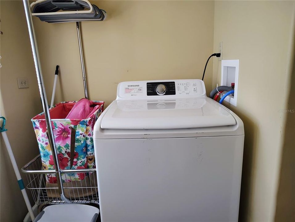 待售: $104,999 (2 贝兹, 1 浴室, 671 平方英尺)