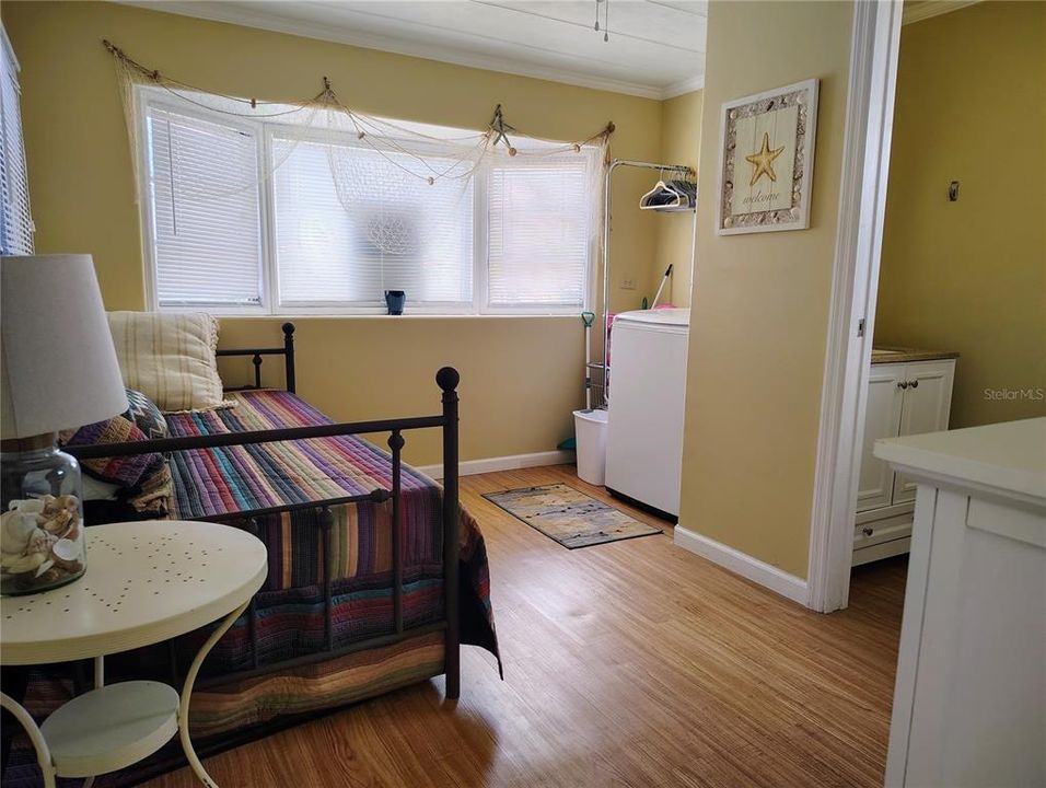 待售: $104,999 (2 贝兹, 1 浴室, 671 平方英尺)