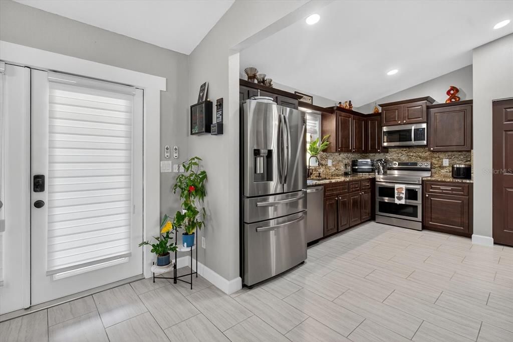 待售: $569,000 (3 贝兹, 2 浴室, 1651 平方英尺)