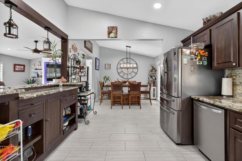 待售: $569,000 (3 贝兹, 2 浴室, 1651 平方英尺)