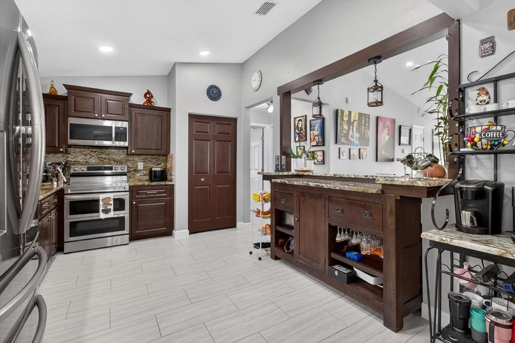 待售: $569,000 (3 贝兹, 2 浴室, 1651 平方英尺)