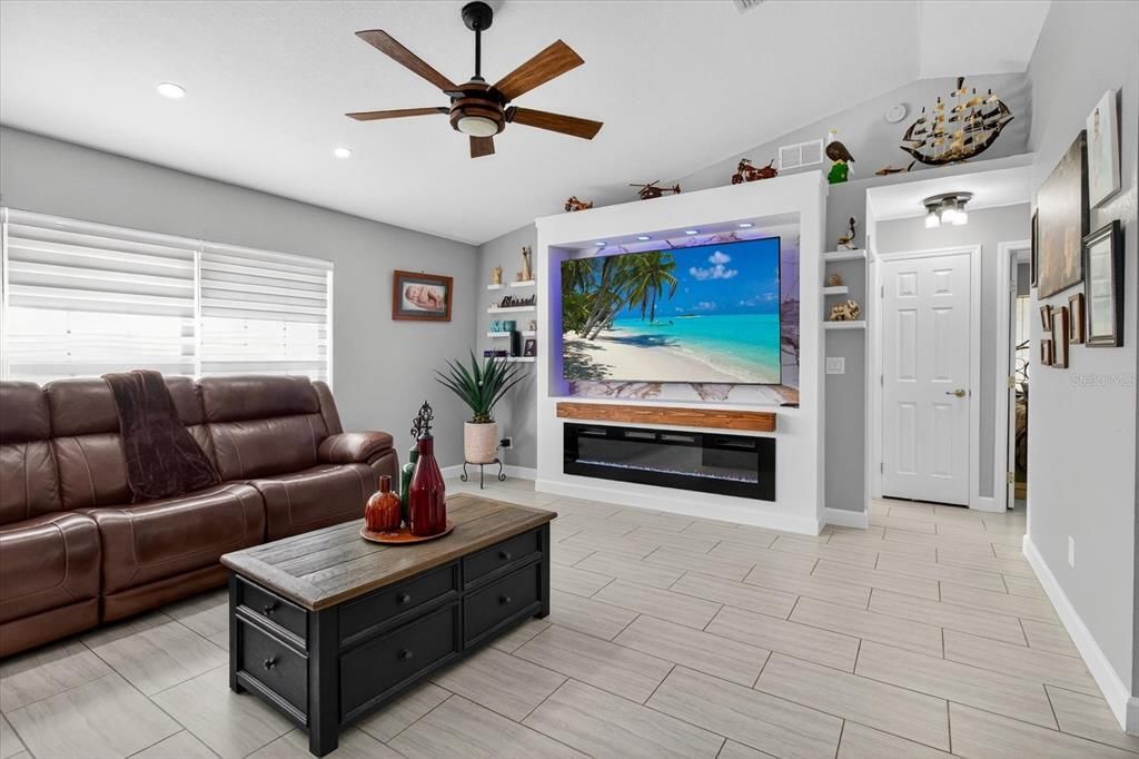 待售: $569,000 (3 贝兹, 2 浴室, 1651 平方英尺)