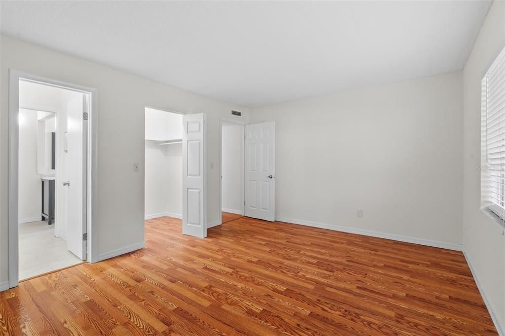 For Sale: $124,900 (2 beds, 1 baths, 1085 Square Feet)