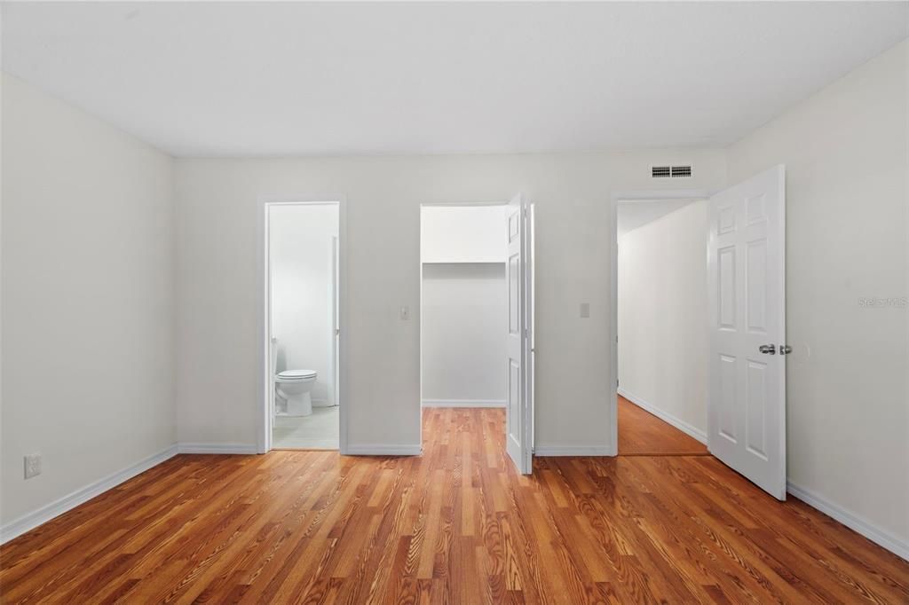 For Sale: $124,900 (2 beds, 1 baths, 1085 Square Feet)