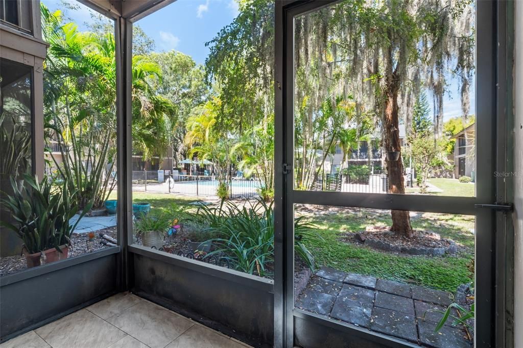 For Sale: $124,900 (2 beds, 1 baths, 1085 Square Feet)