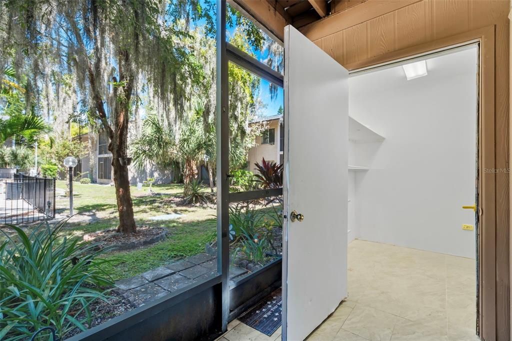 For Sale: $124,900 (2 beds, 1 baths, 1085 Square Feet)