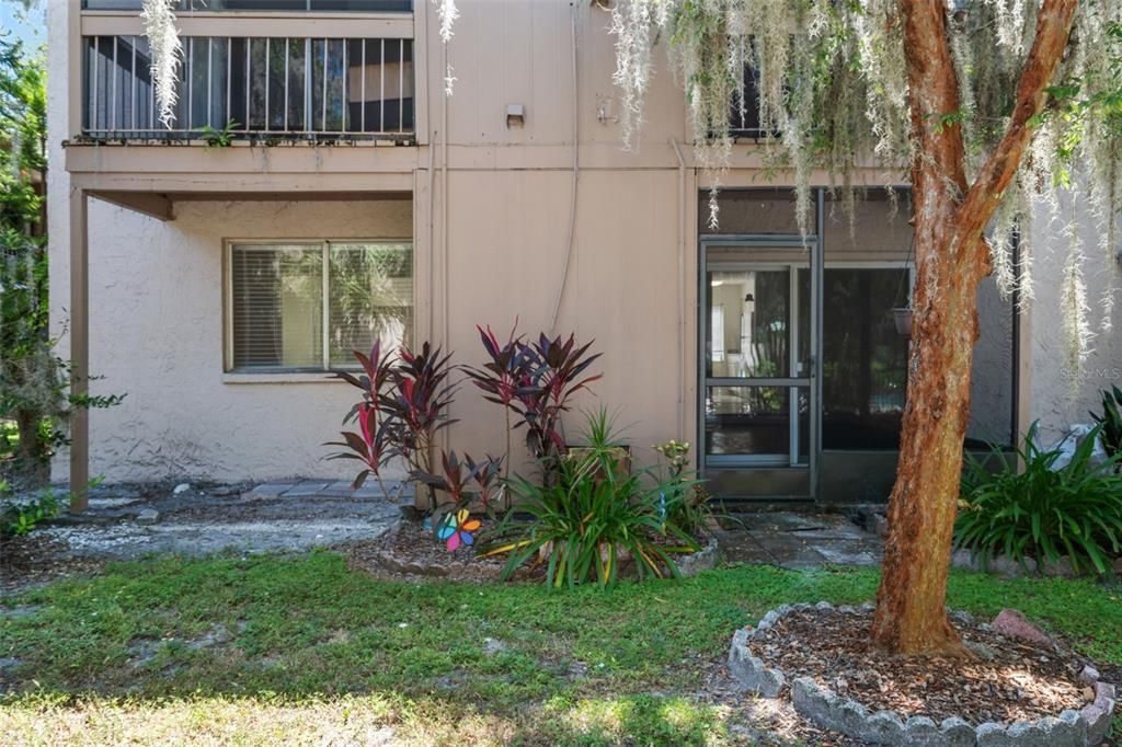 For Sale: $124,900 (2 beds, 1 baths, 1085 Square Feet)