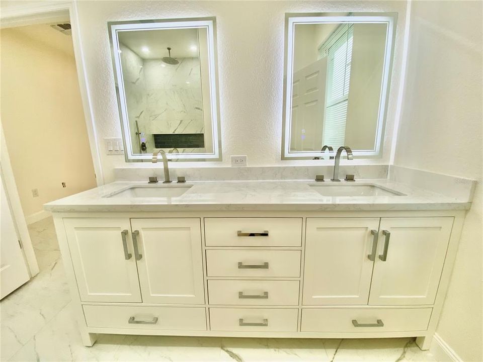 Active With Contract: $359,900 (3 beds, 2 baths, 1613 Square Feet)