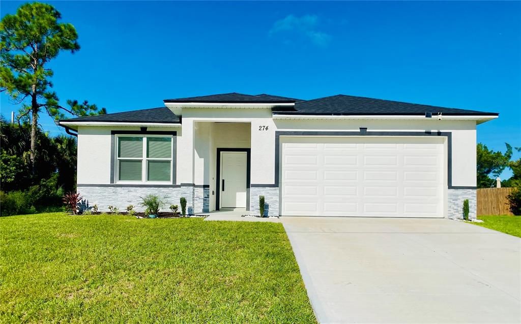 Active With Contract: $359,900 (3 beds, 2 baths, 1613 Square Feet)