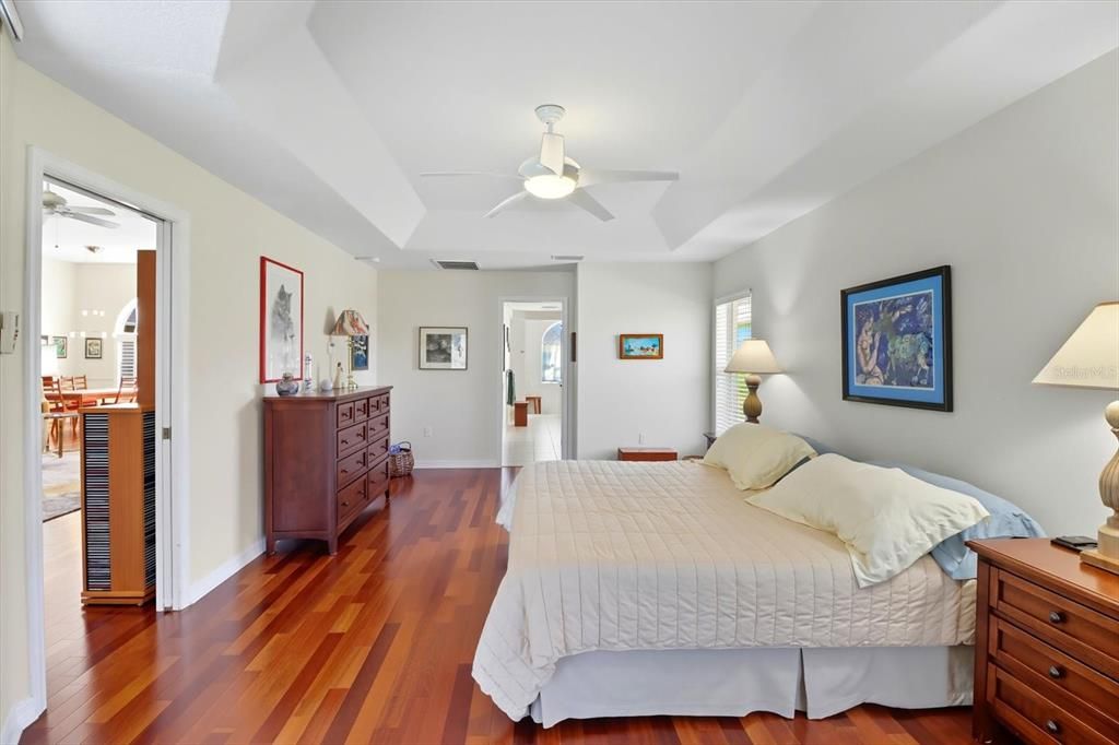 En Venta: $419,900 (3 camas, 2 baños, 2245 Pies cuadrados)