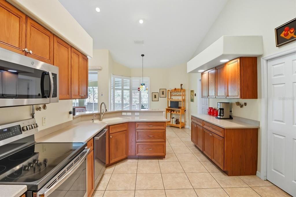 En Venta: $419,900 (3 camas, 2 baños, 2245 Pies cuadrados)