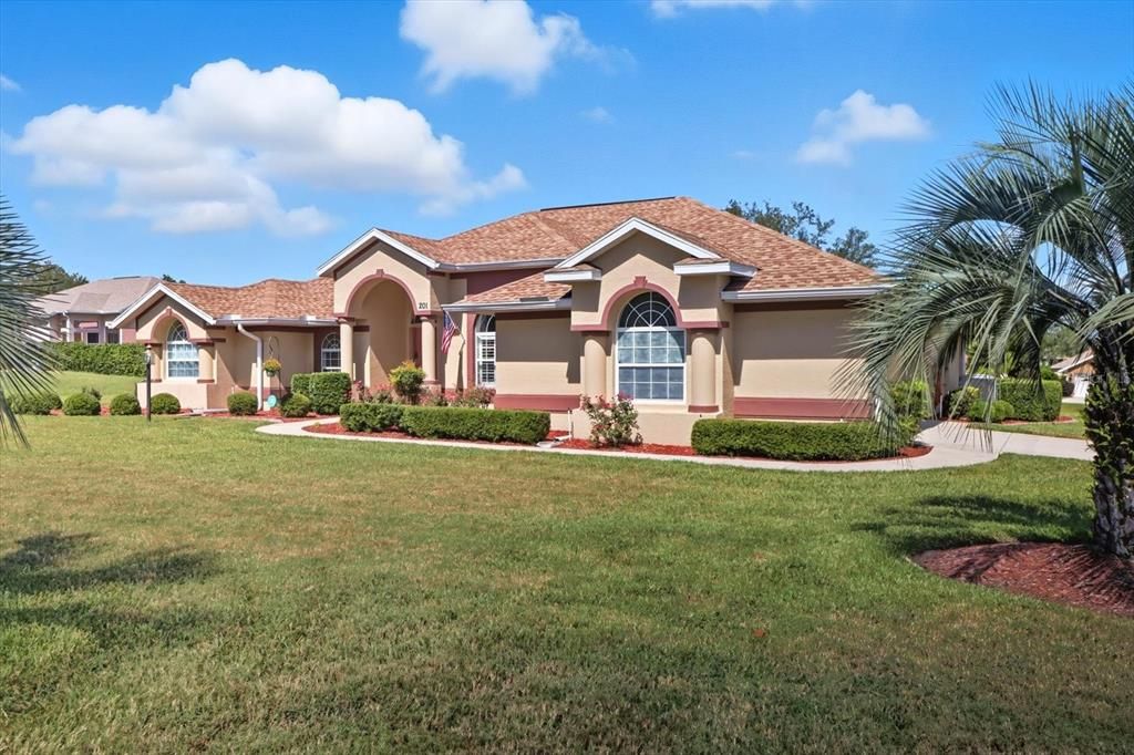 En Venta: $419,900 (3 camas, 2 baños, 2245 Pies cuadrados)