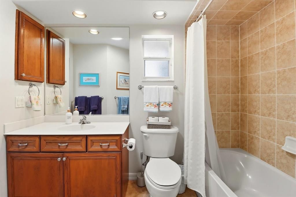 En Venta: $419,900 (3 camas, 2 baños, 2245 Pies cuadrados)